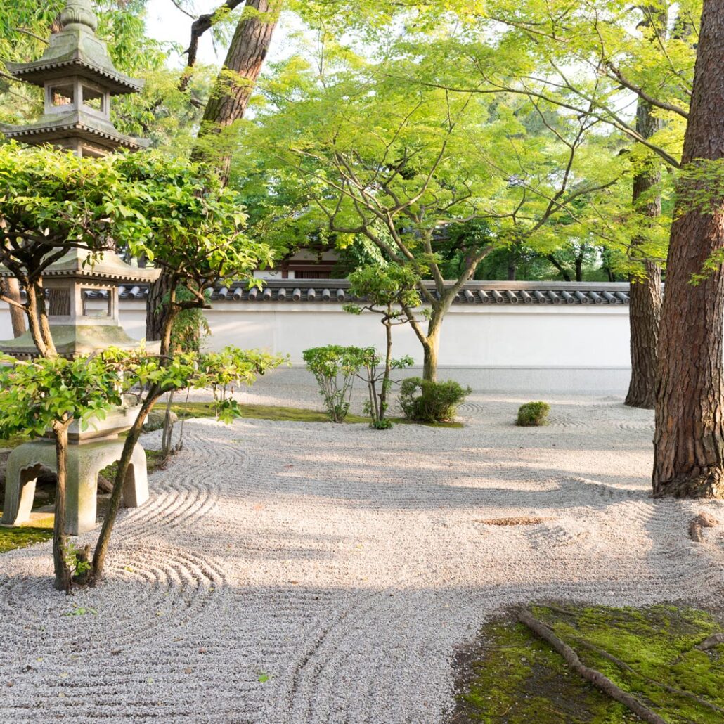 Sand im Garten: Beispiel eines Zen-Gartens mit Sand